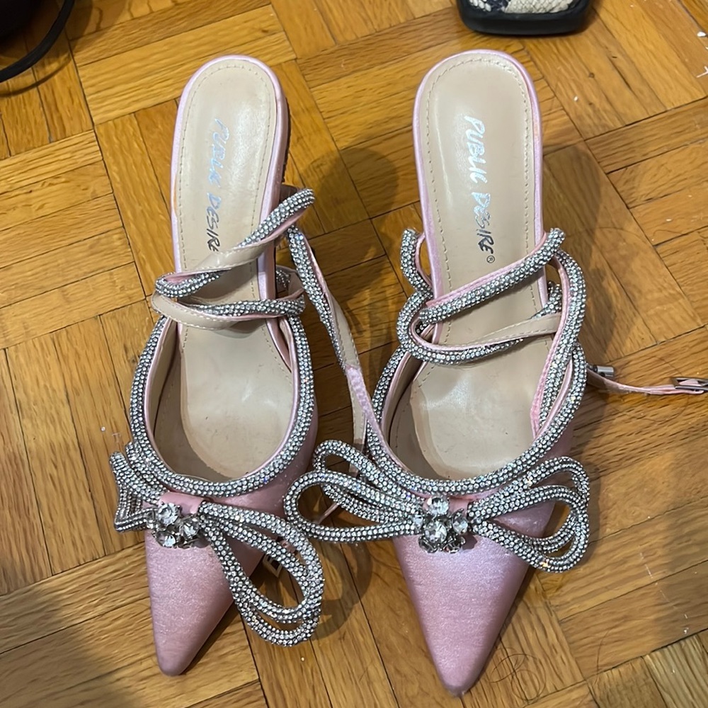 Public desire heels